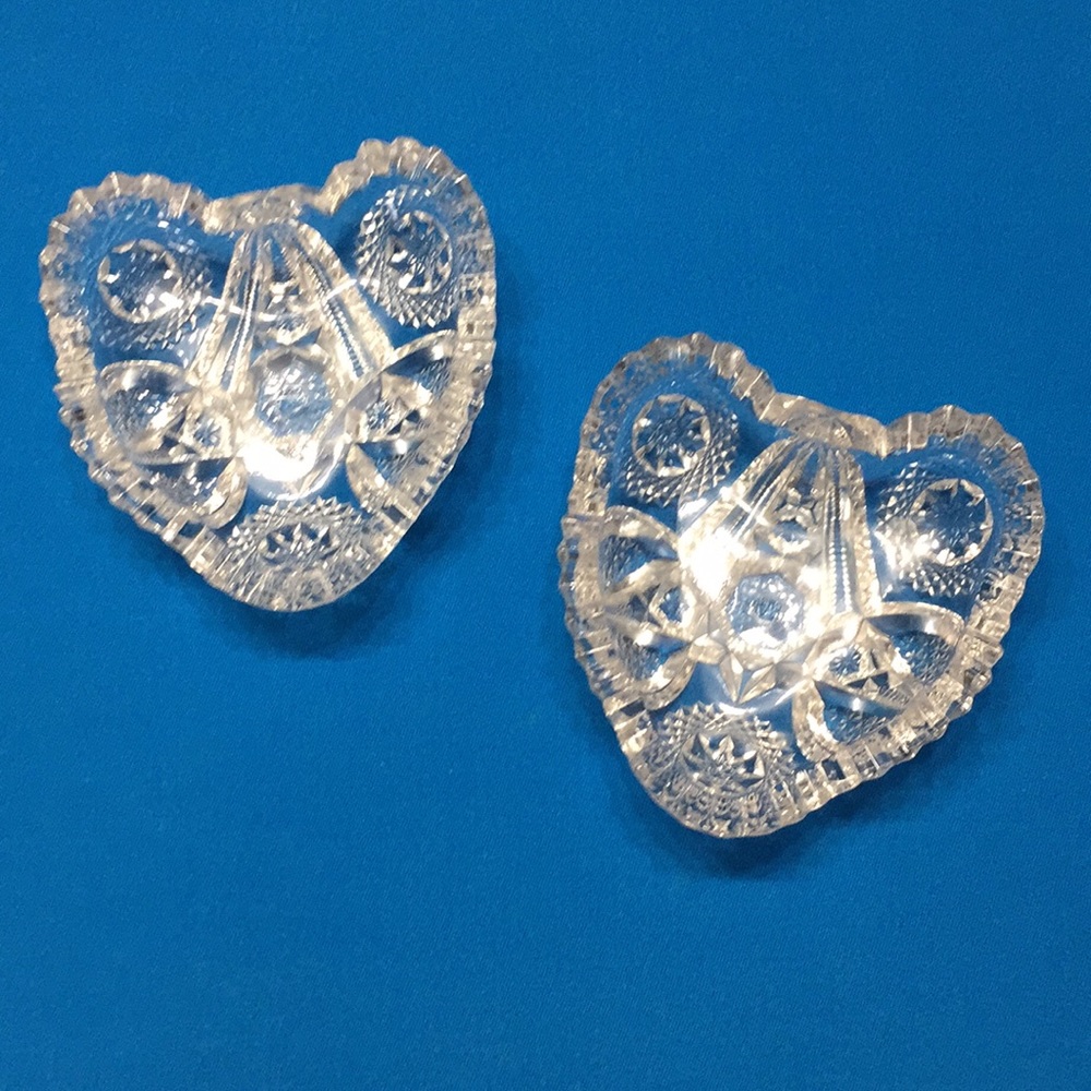 “Near Cut Glass” heart shape candy dishes
